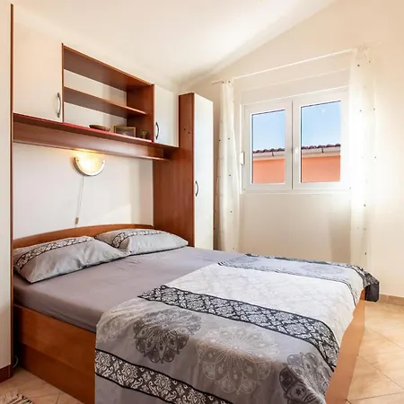 Lovely In With Kitchen Appartement Vir