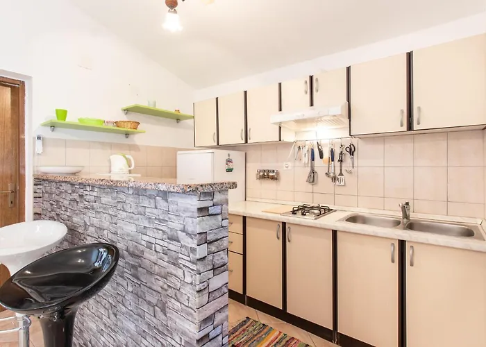 Lovely In With Kitchen Vir