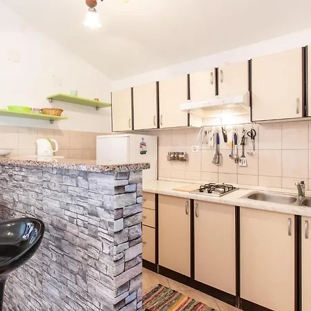 Lovely In With Kitchen Vir